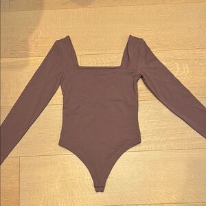 Aritzia Women’s long sleeve square neck bodysuit